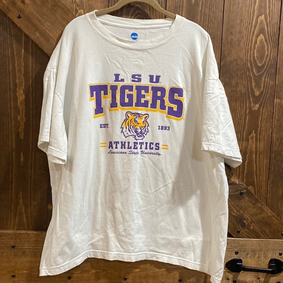 NCAA Other - NCAA LSU Tigers mens 2x shirt